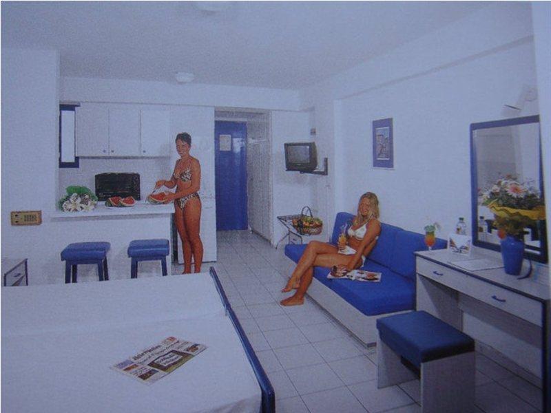Kassavetis Hotell Hersonissos  Exteriör bild
